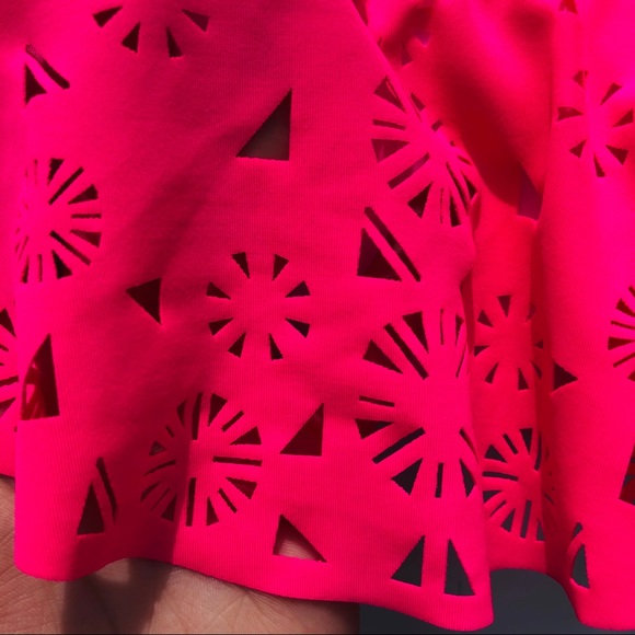 PINK Flounce Bikini Top Size MEDIUM Hot Pink - Picture 7 of 9